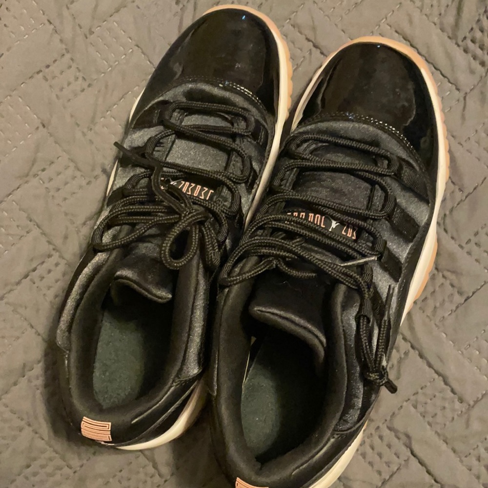 Nike Air Jordan 11 Retro Low GG 8Y/ 9.5 womens